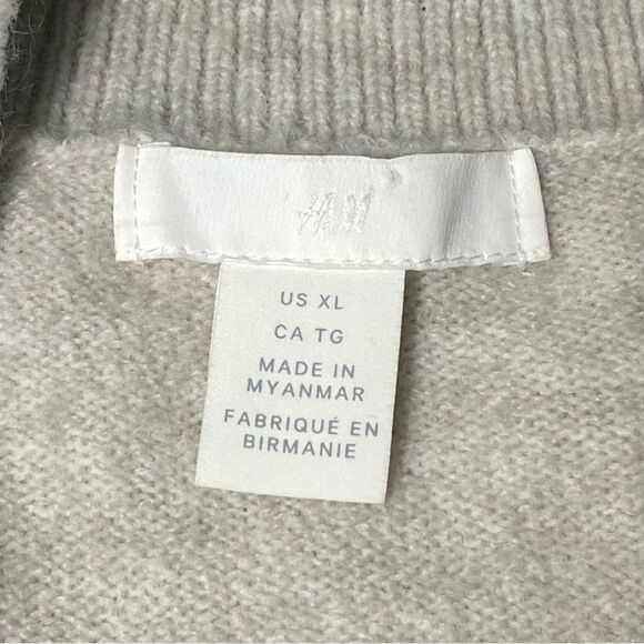 H&M Gray Wool Blend Pearl Button Super Soft Cardigan Sweater Women's Size XL - Picture 9 of 16